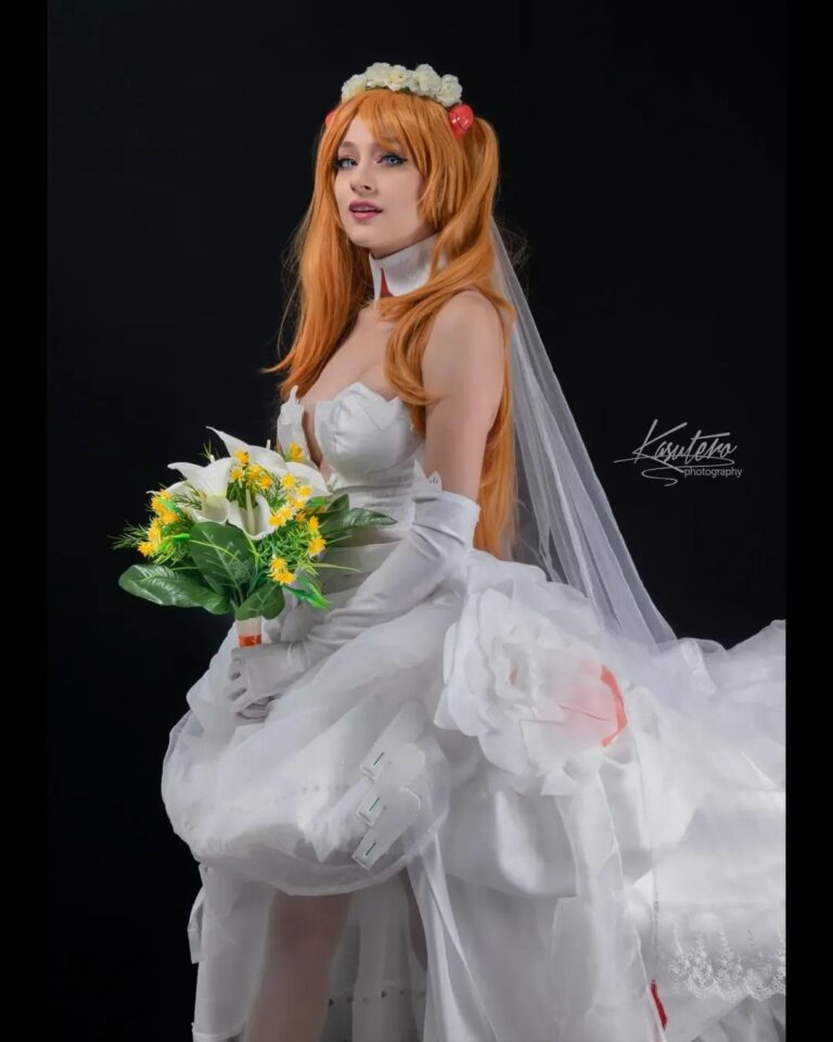 Une cosplayeuse s&rsquo;est mariée habillée en Asuka Langley