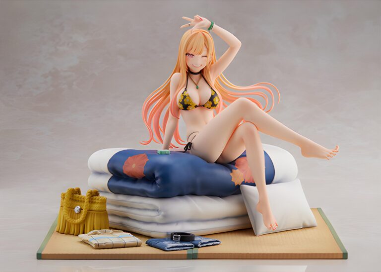 Marin pose en maillot de bain pour une silhouette sensuelle
