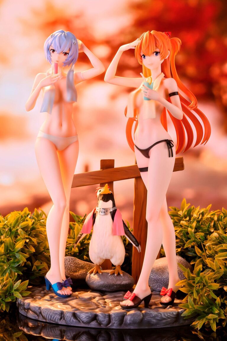 Asuka et Rei sortent de la salle de bain dans une nouvelle figure érotique