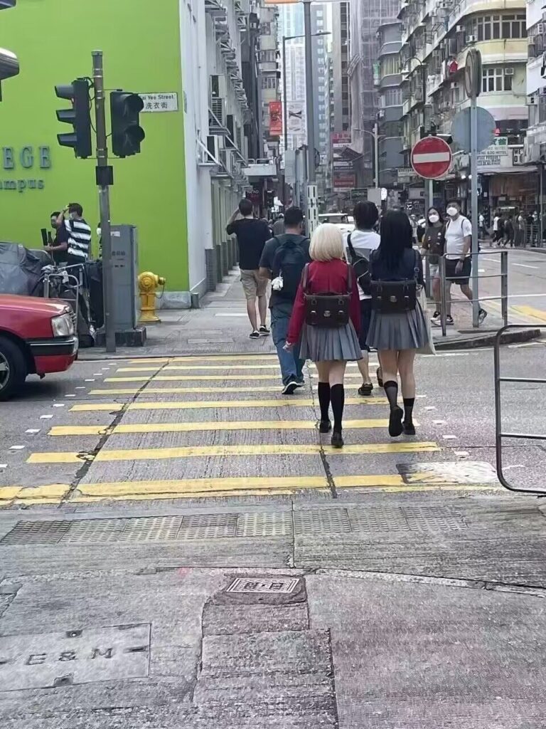 Chisato et Takina ont été vus à Hong Kong