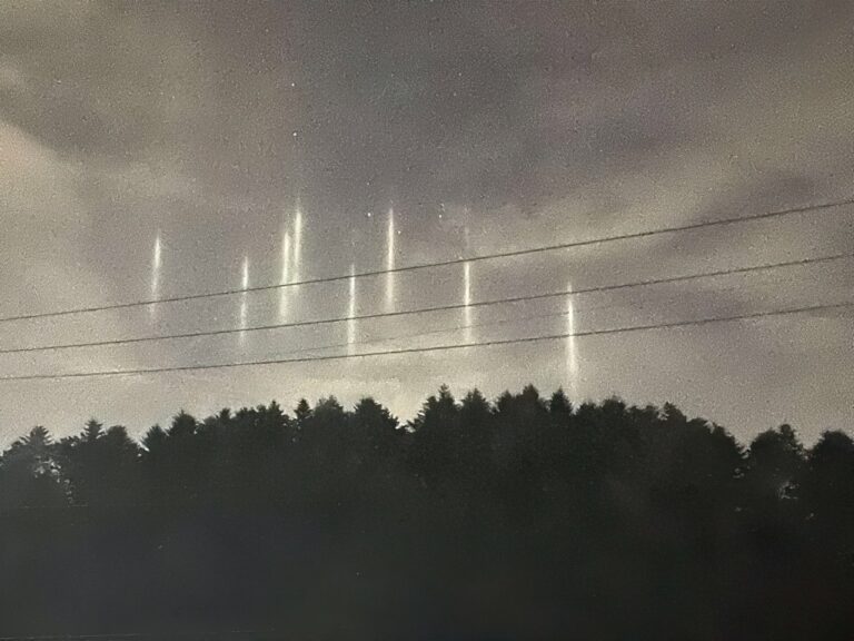Les lumières du Third Impact sont apparues au-dessus du Japon