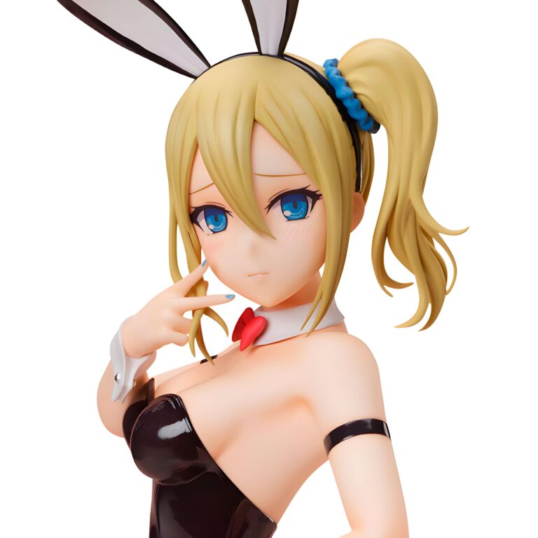 Ai Hayasaka s&rsquo;habille en lapin pour une silhouette sensuelle
