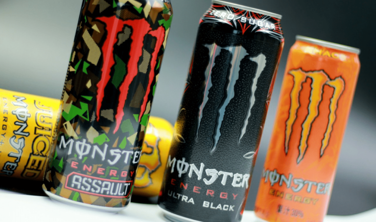 Monster Drink devient fou et poursuit Monster Musume –