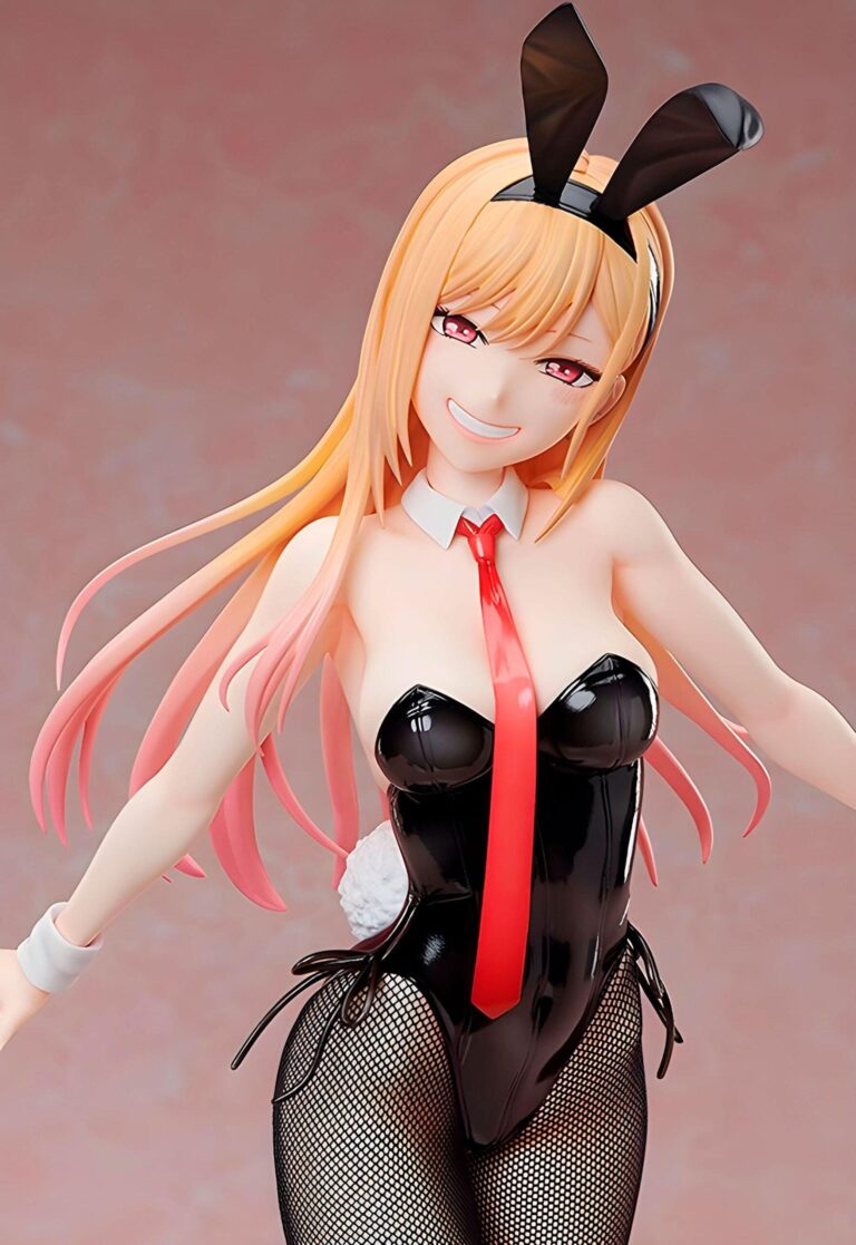 Marin Kitagawa revient avec une figurine de lapin sexy