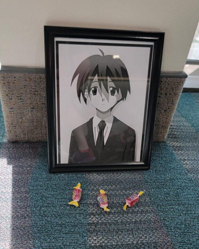 Les fans de School Days rendent hommage à un personnage –