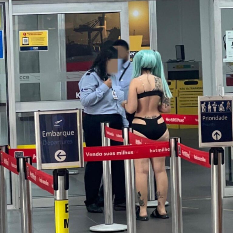 La cosplayeuse de Rebecca a été expulsée d&rsquo;un aéroport