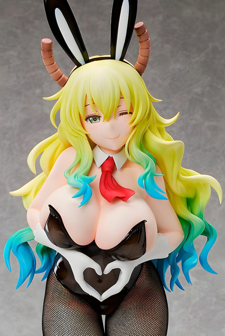 Lucoa s&rsquo;habille en lapin sensuel pour une silhouette