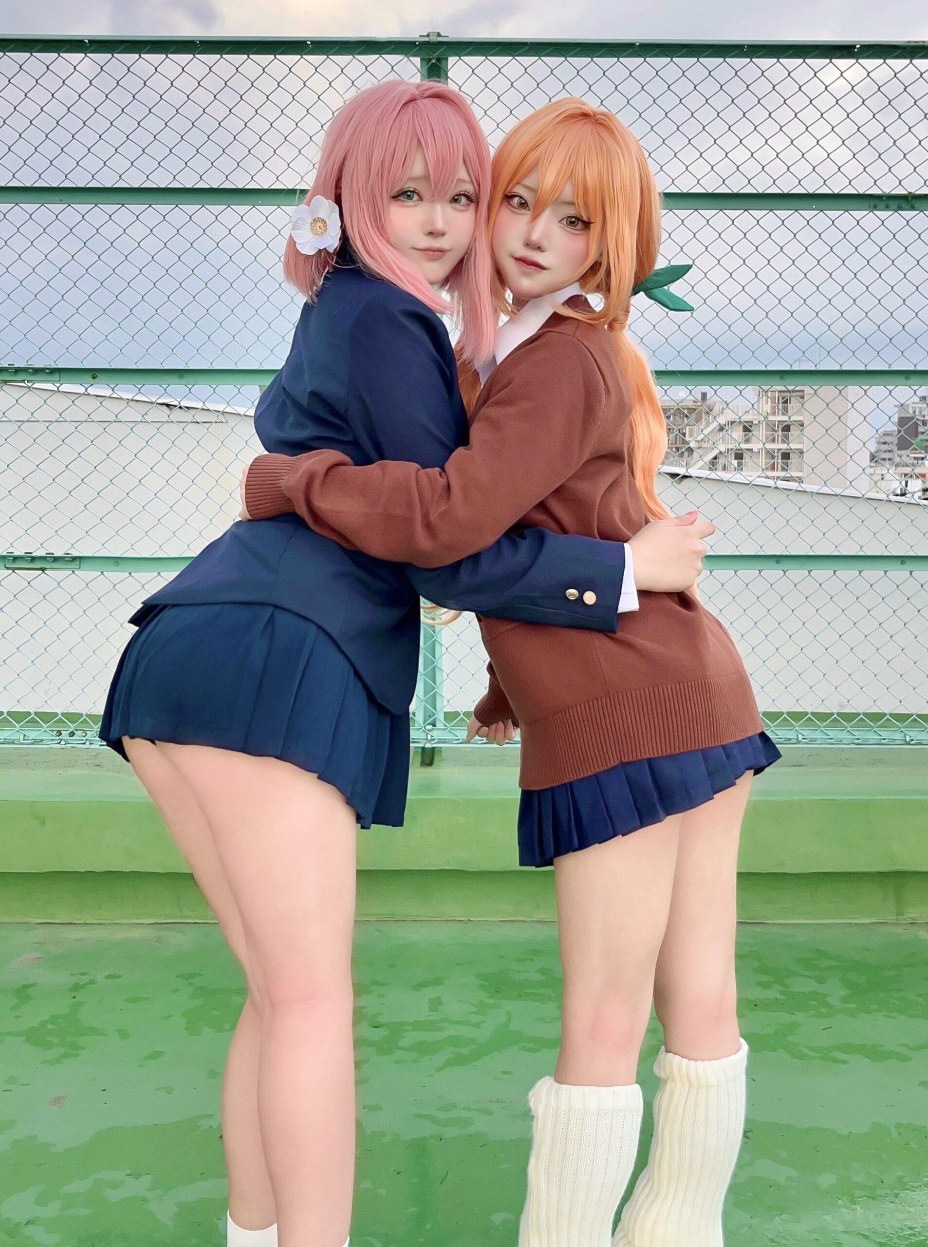 Les 100 copines qui vous aiment vraiment, vraiment, vraiment, vraiment, vraiment