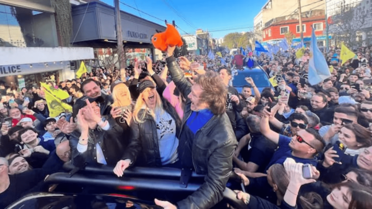 Le « candidat otaku » remporte la présidence en Argentine