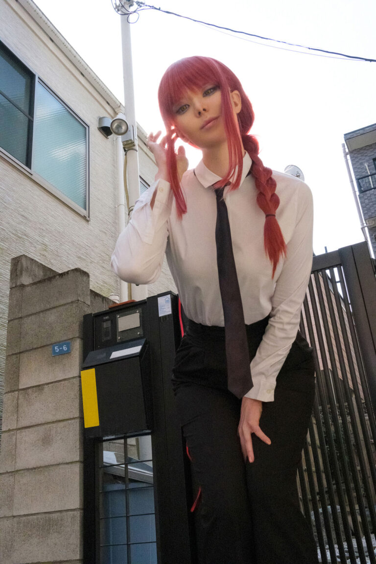 Ce cosplayer de Makima va vous faire halluciner