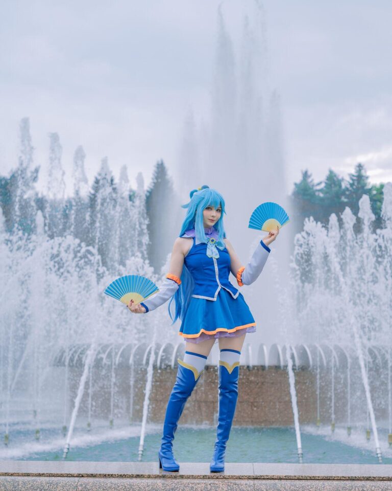 Ce cosplayer Aqua vous fascinera