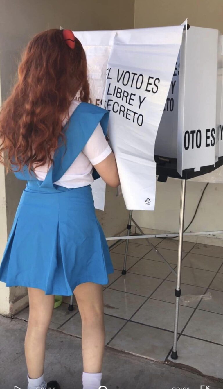 Asuka est allée voter aux élections mexicaines