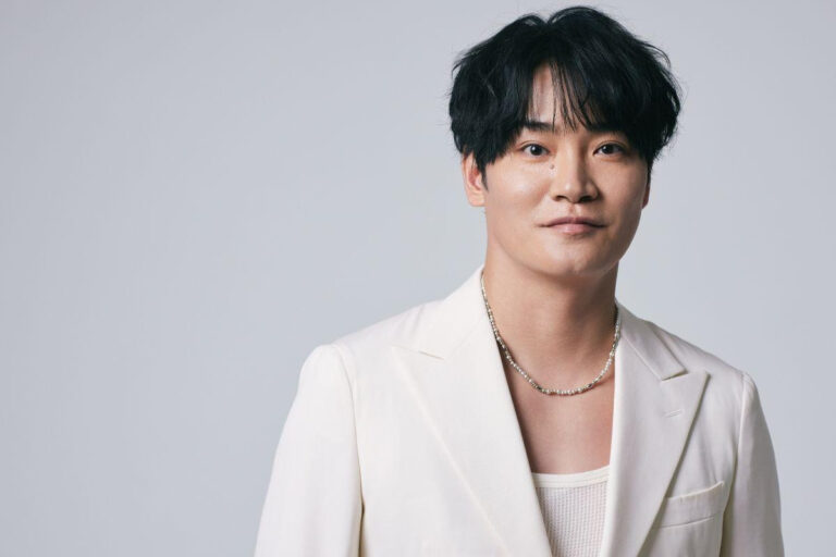 Yoshimasa Hosoya, la voix de Reiner Braun, annonce son mariage