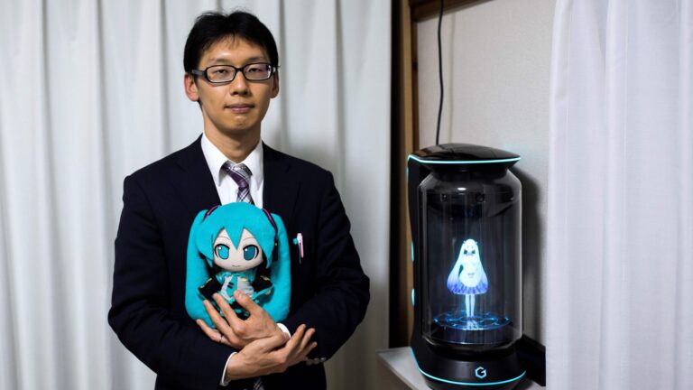 Akihiko Kondo perd le contact avec Hatsune Miku après la fermeture du service