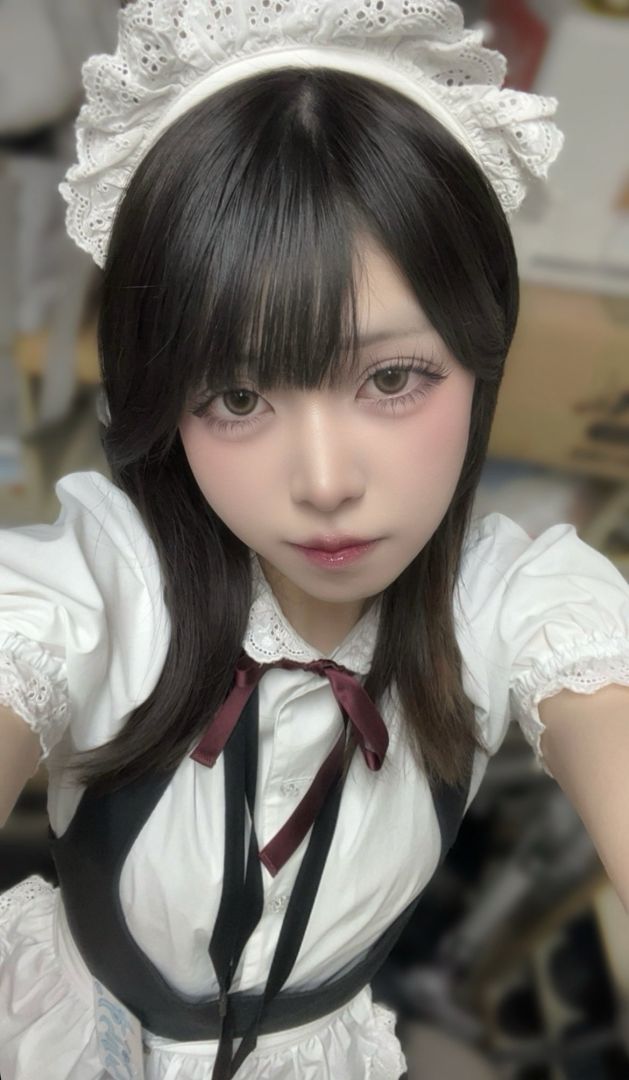 Une mère humilie sa fille en public parce qu'elle travaille dans un Maid Café