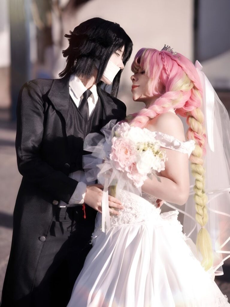 Le mariage cosplay de Mitsuri et Obanai devient viral au Mexique