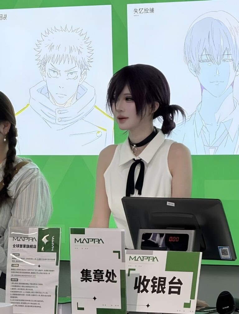 Un employé est habillé en Reze de Chainsaw Man
