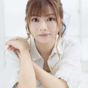 Seiyuu Satomi Akasaka, voix d'Esdeath, annonce son mariage