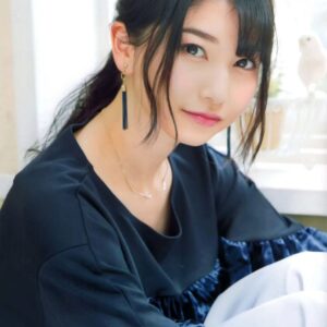 Sora Amamiya, voix d'Aqua, fait une demande inhabituelle pour ses concerts