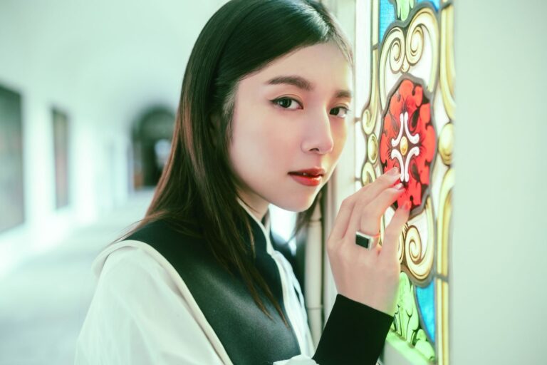 la chanteuse d'anime milet menace de poursuivre en justice les fans qui la persécutent