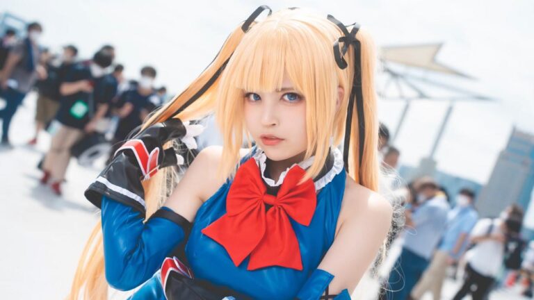 Caos dans le Comiket : des robots dénonciateurs et des personnages massifs dans l'événement