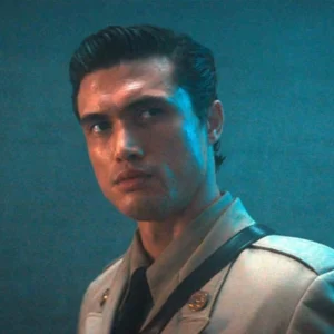 Naruto envisage la star de Riverdale, Charles Melton, pour jouer le personnage préféré des fans dans une adaptation en direct